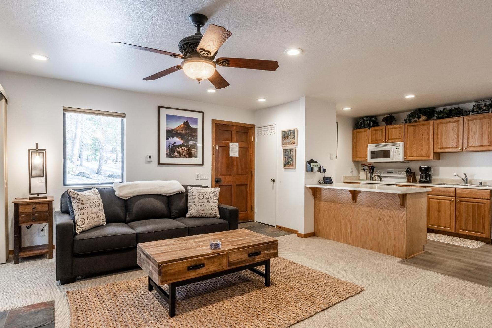 Hidden Valley Village #103 Nicely Updated 1 Bedroom 1 Bathroom Condo Short 10 Min Walk From Village Mammoth Lakes Room photo